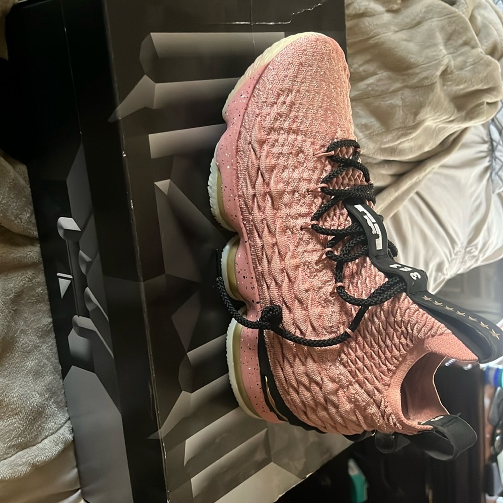 Lebron shoes pink